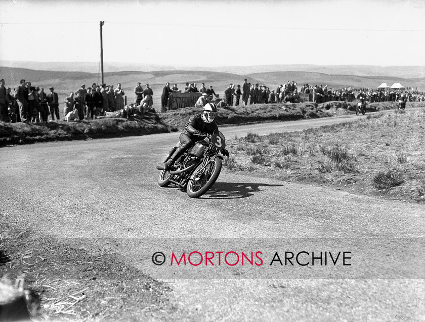 15198-14 
 Eppynt Road Race 1953. 
 Keywords: 15198-14, 1953, 3, April 2010, c sandford, eppynt road race, glass plate, may, race 3, racing, road, road race, Straight from the plate, tcm, The Classic Motorcycle, velocette