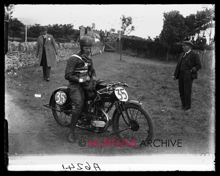 A6241 
 TT Junior/Lightweight 1926. 
 Keywords: 1926, a6241, glass plate, isle of mann, junior, lightweight, Mortons Archive, Mortons Media Group Ltd, Straight from the plate, the classic motorcycle