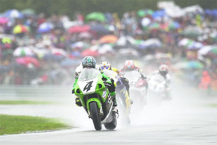 riding Kawasaki in a wet Assen 2000